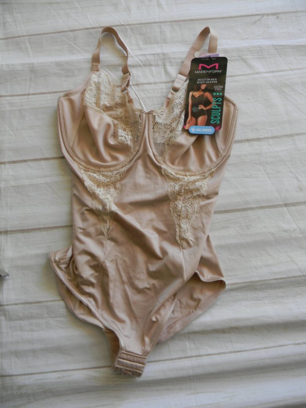 NWT Maidenform FL1456 Built in Bra Ultra Firm Bodyshaper 42D BEIGE